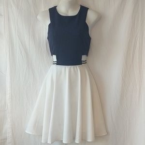 In the Beginning blue and white dress sz small nwt